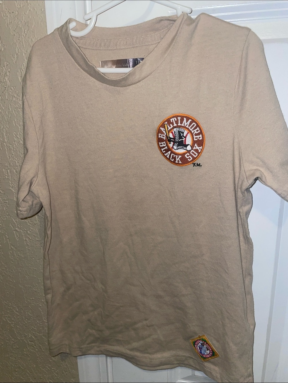 abercrombie kids Beige Crew Neck Tee with Baltimore Patch